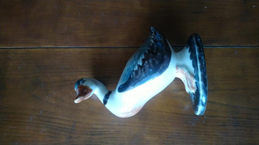 Порцеланова фигура  патица.