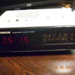 Universum UR 3275 - Clock Radio vintage 77