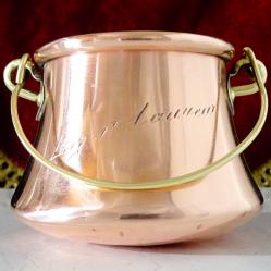 Медно котле, менче от Льовен, чиста червена мед.