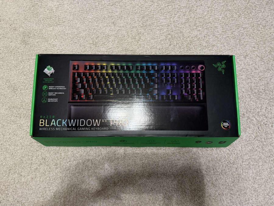 Продавам клавиатура Razer Blackwidow V3 pro Wireless