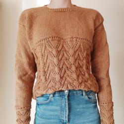 Ръчно плетен кафяв пуловер