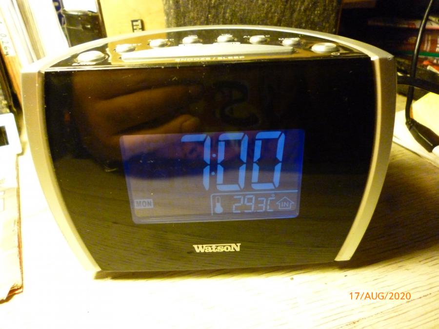 Watson UR 4823 - clock alarm radio thermometer