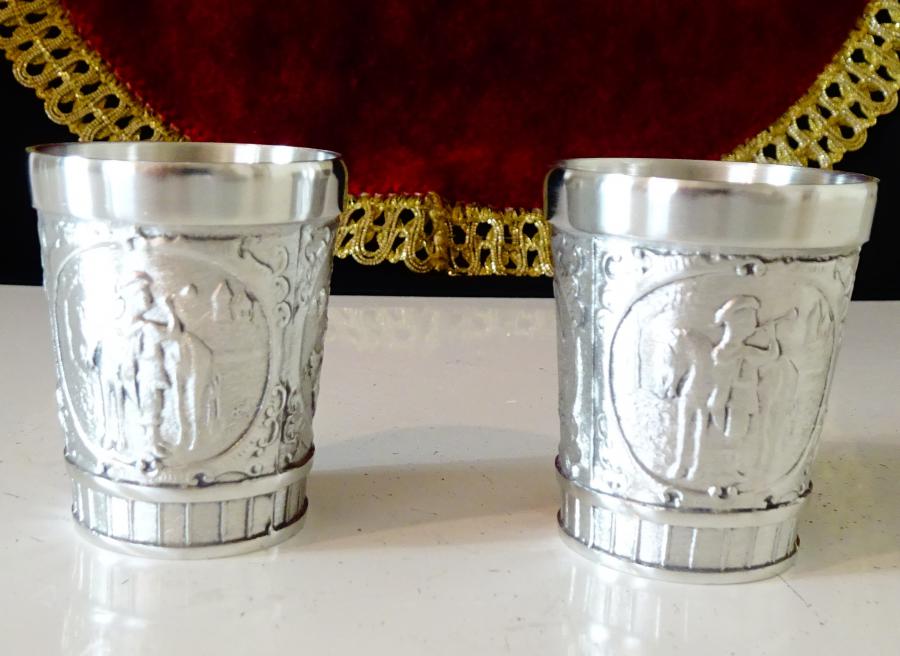 Калаени чаши за ракия, Глашатай, Ангел, Лов.