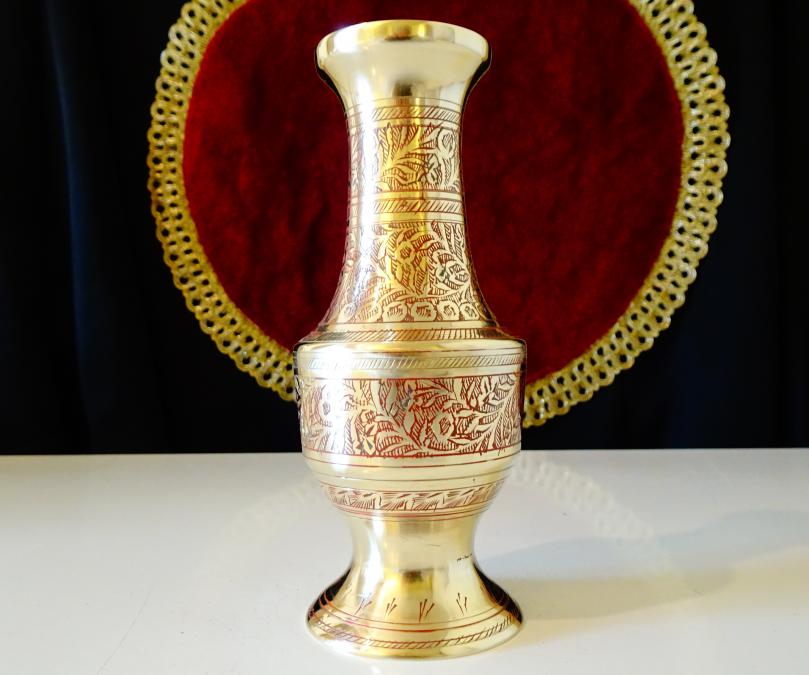 Бронзова ваза Британска Индия 12 см., клетъчен емайл, маркирана.