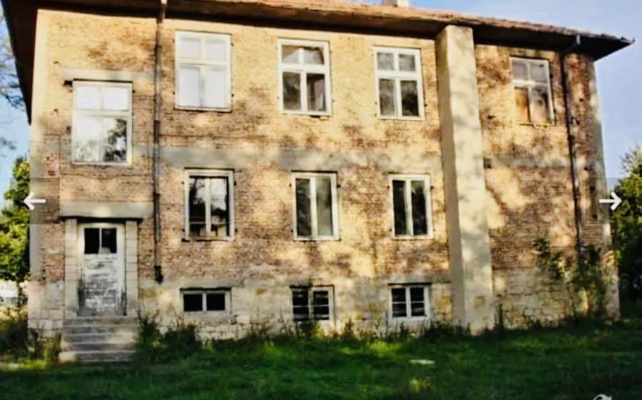 3-етажна масивна сграда в с. Сини Вир, област Шумен