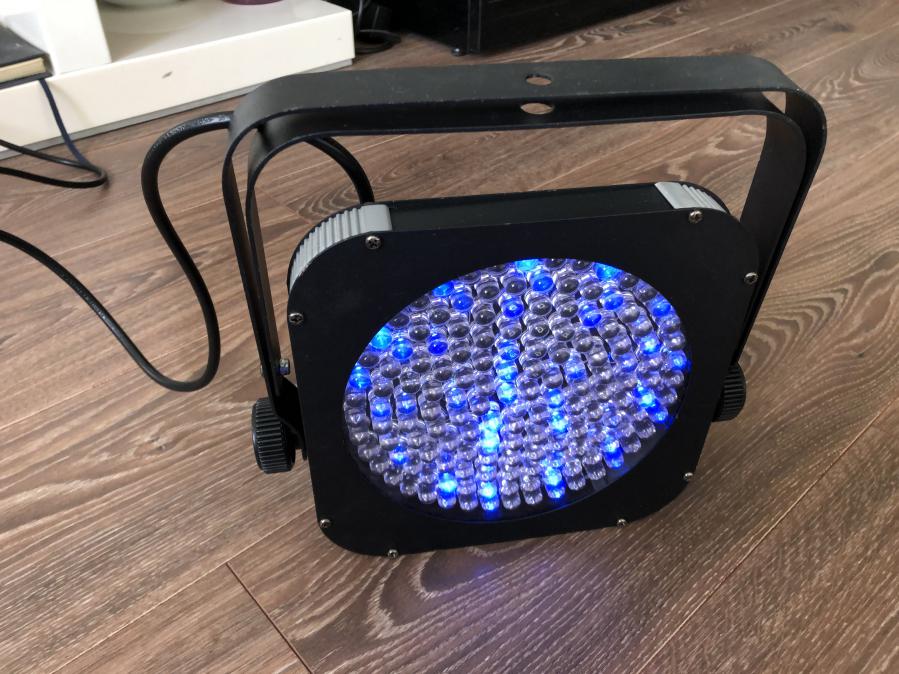 Светлинен проектор за сценично осветление