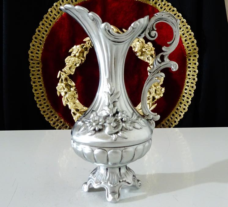 Калаена кана, релефни цветя, барок, рококо.