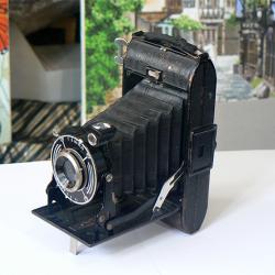 Стар мехов фотоапарат Balda Juwella. от 30-те години.