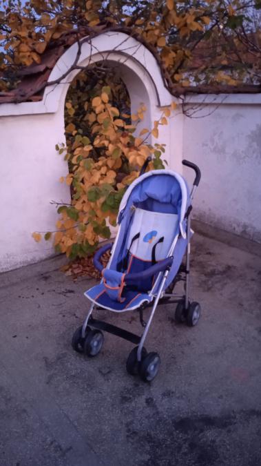 Бебешка детска сгъваема количка Bertoni с подарък играчка