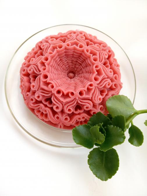 Ръчно изработен карвинг сапун Мандала с уникален релефен дизайн.