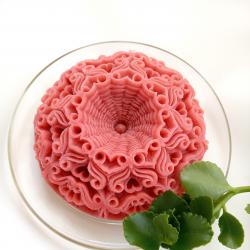 Ръчно изработен карвинг сапун Мандала с уникален релефен дизайн.