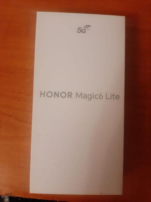 Продавам Honor Magic 6 lite