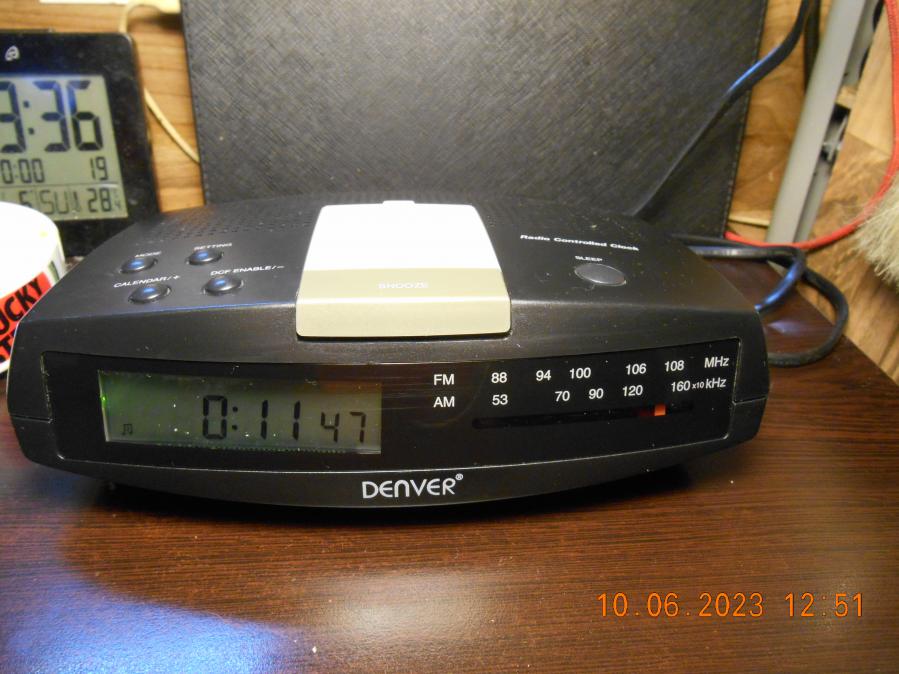 Denver Rcr-200 clock-radio-alarm