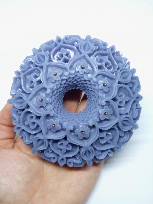 Глицеринов ароматен карвинг сапун Мандала с флорални мотиви, за подаръ..