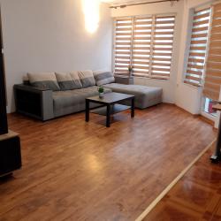 Дава под наем малък 2-стаен апартамент в гр. Бургас жк. Възраждане