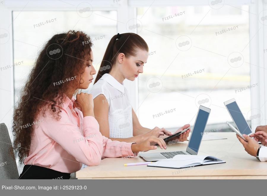 Търсим секретарка офис сътрудник чки и GSM оператор ки за работа