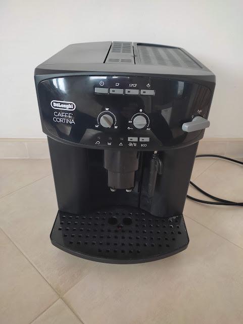 Продавам Употребявана кафемашина робот пълен автомат Delonghi Kafe KOR