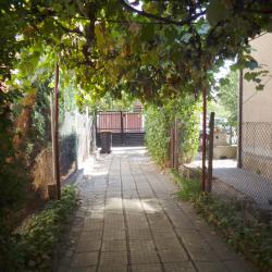 Тихо място, близо бул. Ботевградско шосе, ул. Баба Тонка