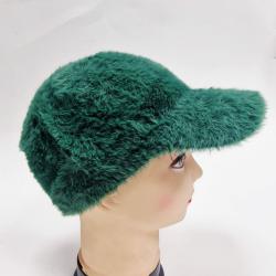 Топла дамска шапка с козирка  зимен пухкав модел