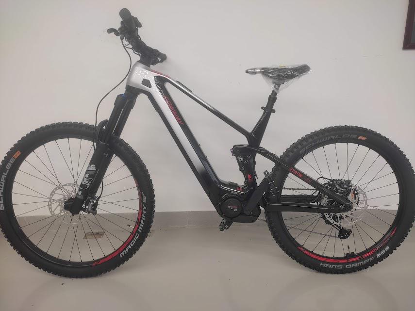 Продавам колела внос от Германия планински карбонов електрически велос