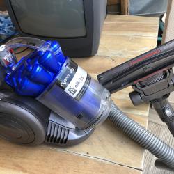 Мини прахосмукачка Dyson
