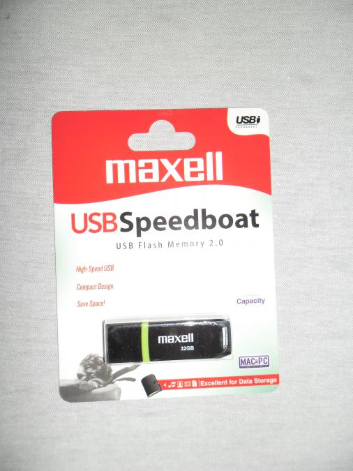 USB 2.0 Flash Drive Флашка Maxell 32 GB.