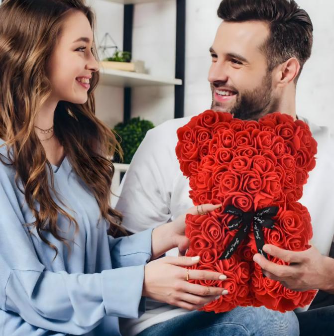 Плюшено мече с LED рози - подарък за мама, момиче, баба - комплект веч