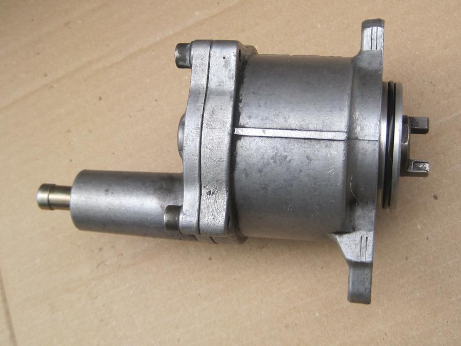 Вакуум Помпа Рено 21 - 7700790074 N, Renault 21 2.1 TD