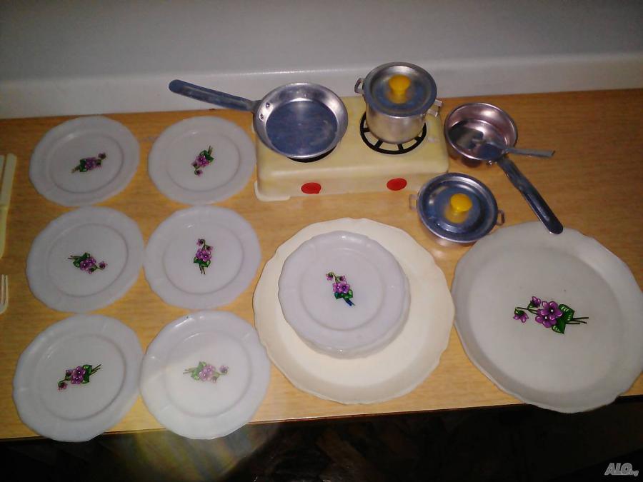 продавам комплекти детски играчки