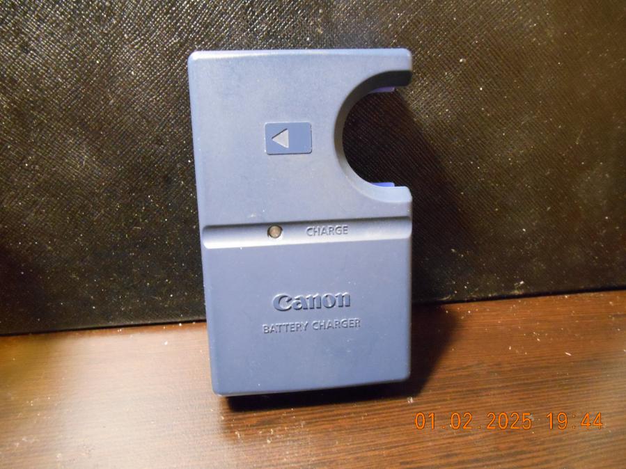 Canon Cb-2lse Battery charging Adapter