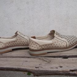 Дамски резани обувки от естествена кожа