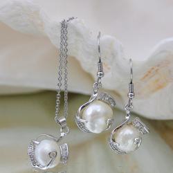 Комплект от 3 части с естествени бели перли