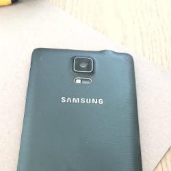 продавам мобилен телефон Samsung Galaxy Note 4
