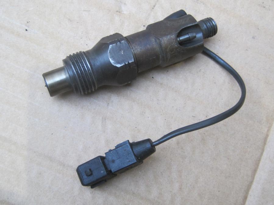Умна дюза дизел за Mitsubishi Carisma 1.9td 90 к. с. Lucas 1995-2004
