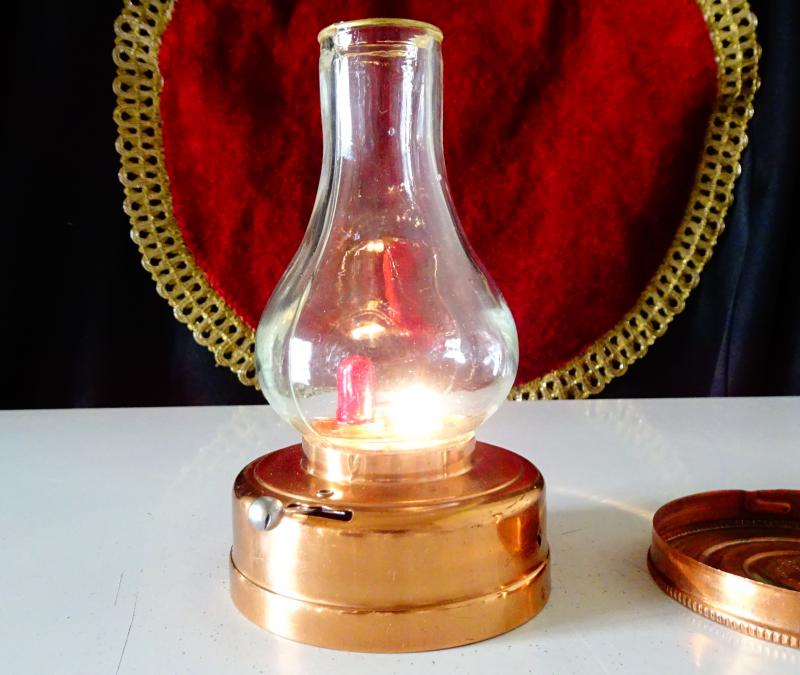 Медна лампа на батерии Made in British C. C., газена лампа.