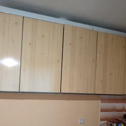 Продавам кухненски шкафове