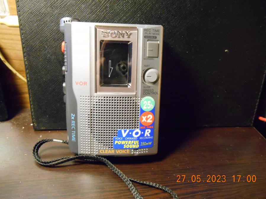 Sony Tcm-200dv Handheld Cassette Voice Recorder - vintage 2001