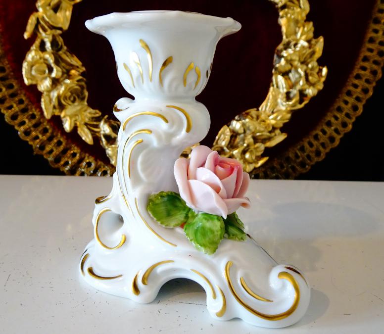 Порцеланов свещник Kaiser, злато, роза, барок.