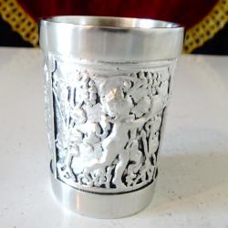 Калаена чаша с Ангели в лозя, градини.