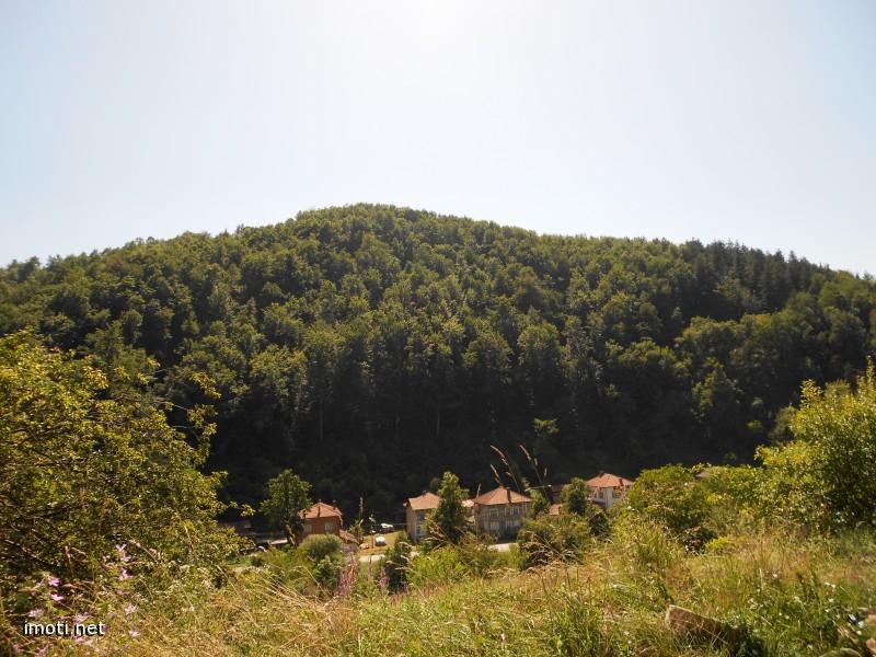 Продавам дворно място в Етъра - Габрово