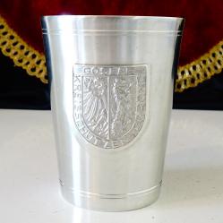 Калаена чаша за вино, дракон, щит.