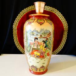 Японски свещник, японски порцелан Сацума и чиста мед.