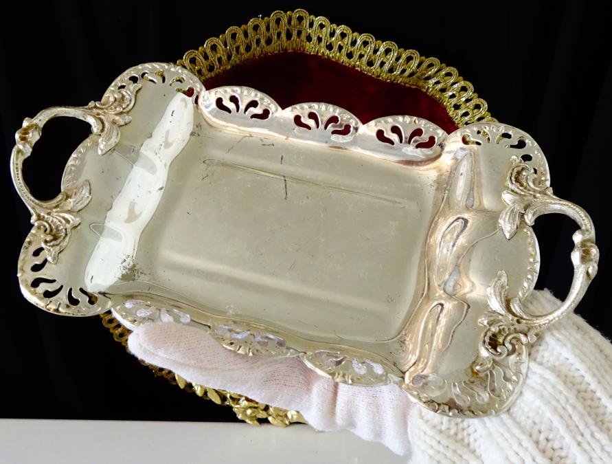 Посребрен съд за масло Art Nouveau.