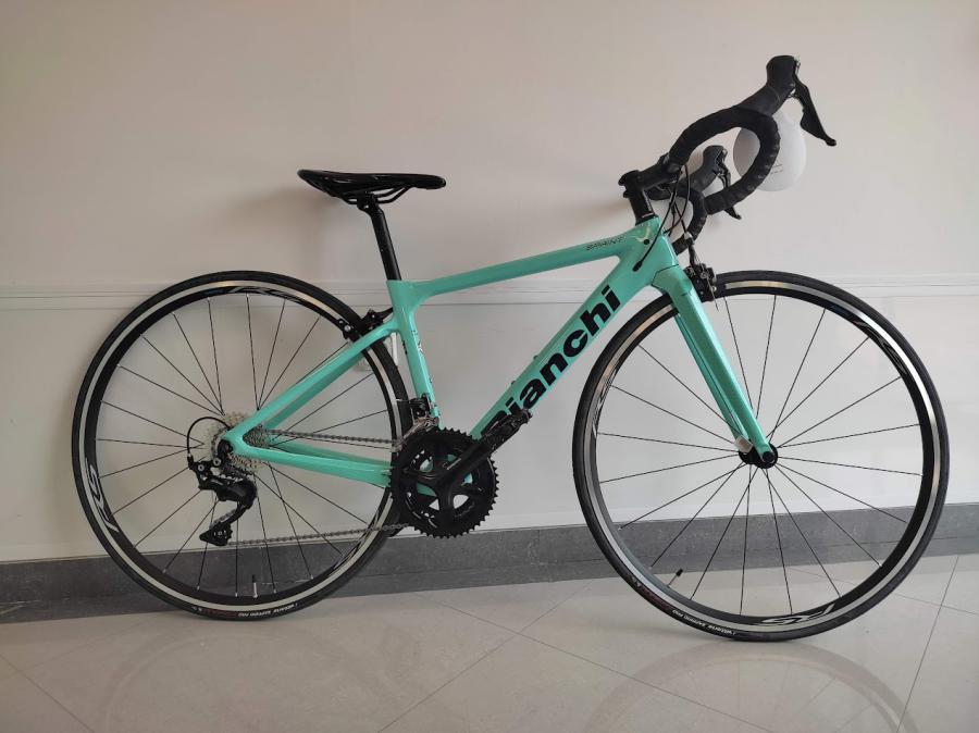 Продавам колела внос от Германия нов карбонов шосеен велосипед Bianchi