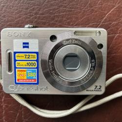 Продавам цифров фoтоапарат sony cyber shot dsc w55
