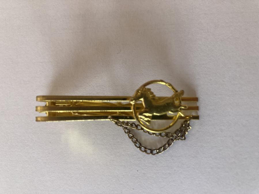 Продавам игли за вратовръзки