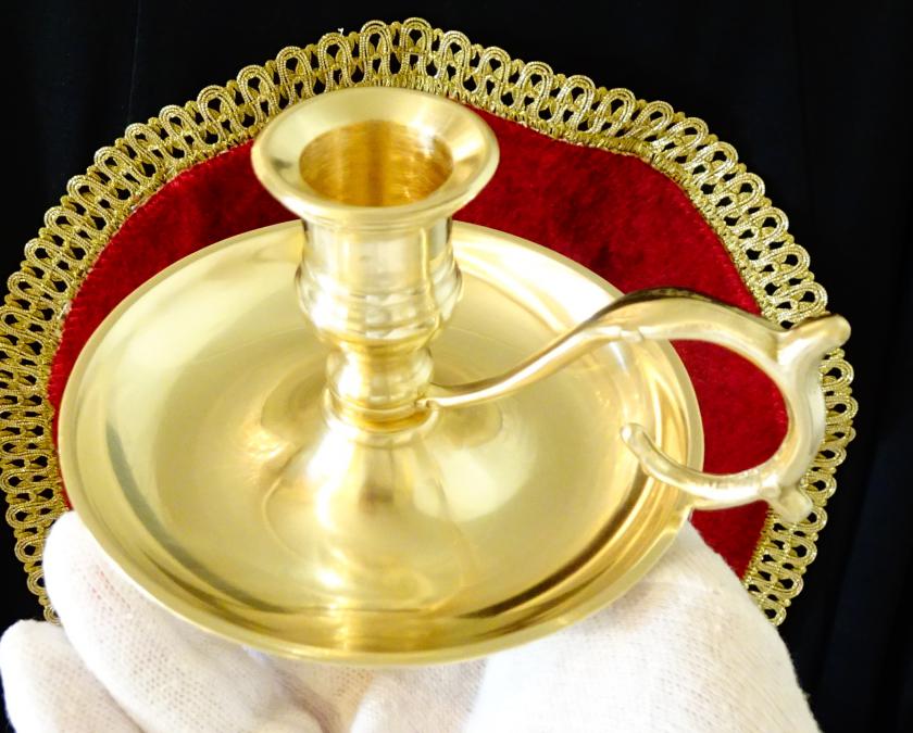 Бронзов свещник с дръжка 240 гр., барок.