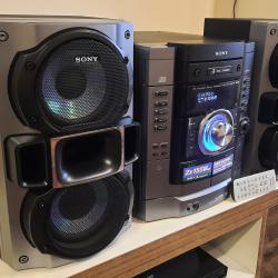 аудио система Sony с дист-топ състояние