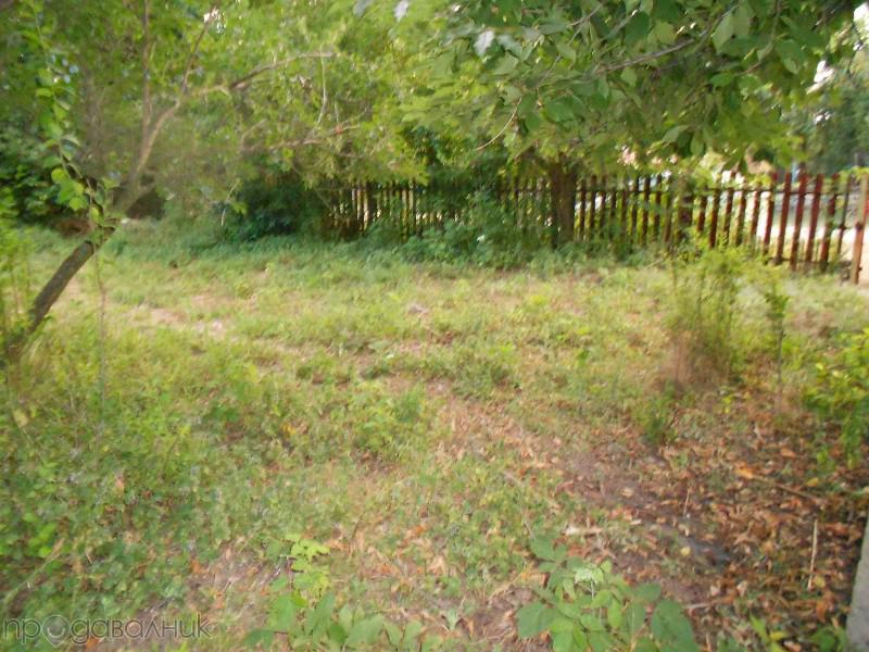 Дворно място 1000кв. м. за жилищно строителство - на 6км. от плажа Кра..