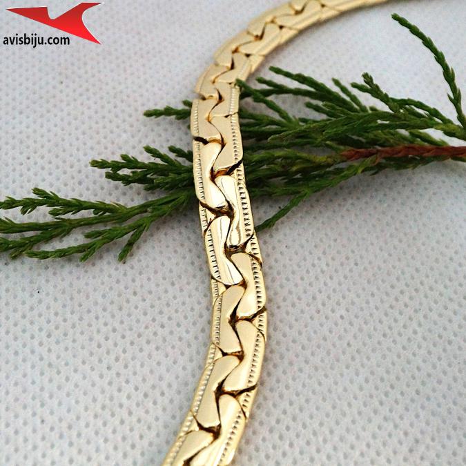 Гривна с 14К златно покритие